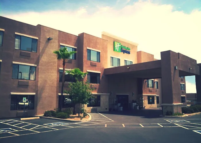 Express & By Ihg Hotel 3*