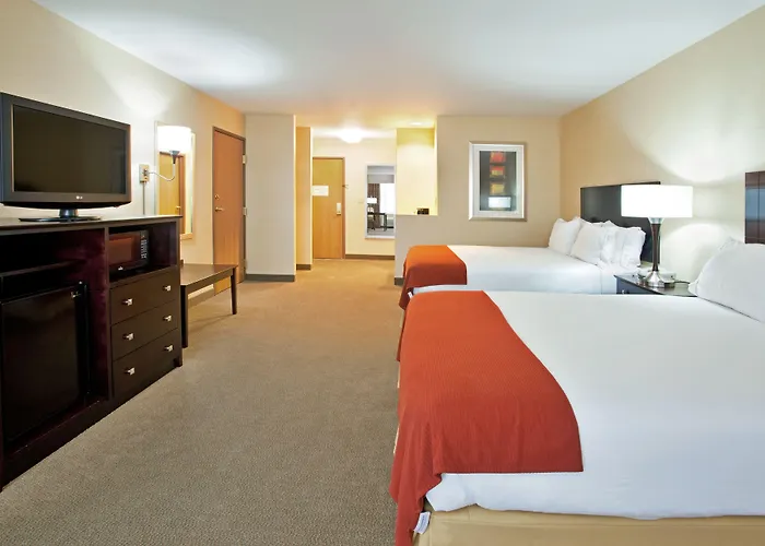 Express & By Ihg Hotel 3*