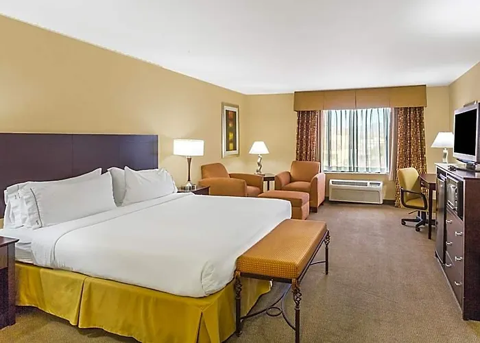 Express & By Ihg Hotel 3*