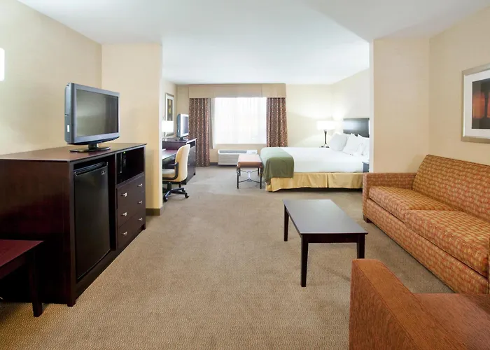 Hotel Express & By Ihg 3*